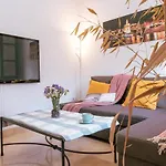 Apartamento Con Encanto En Patio Sevillano